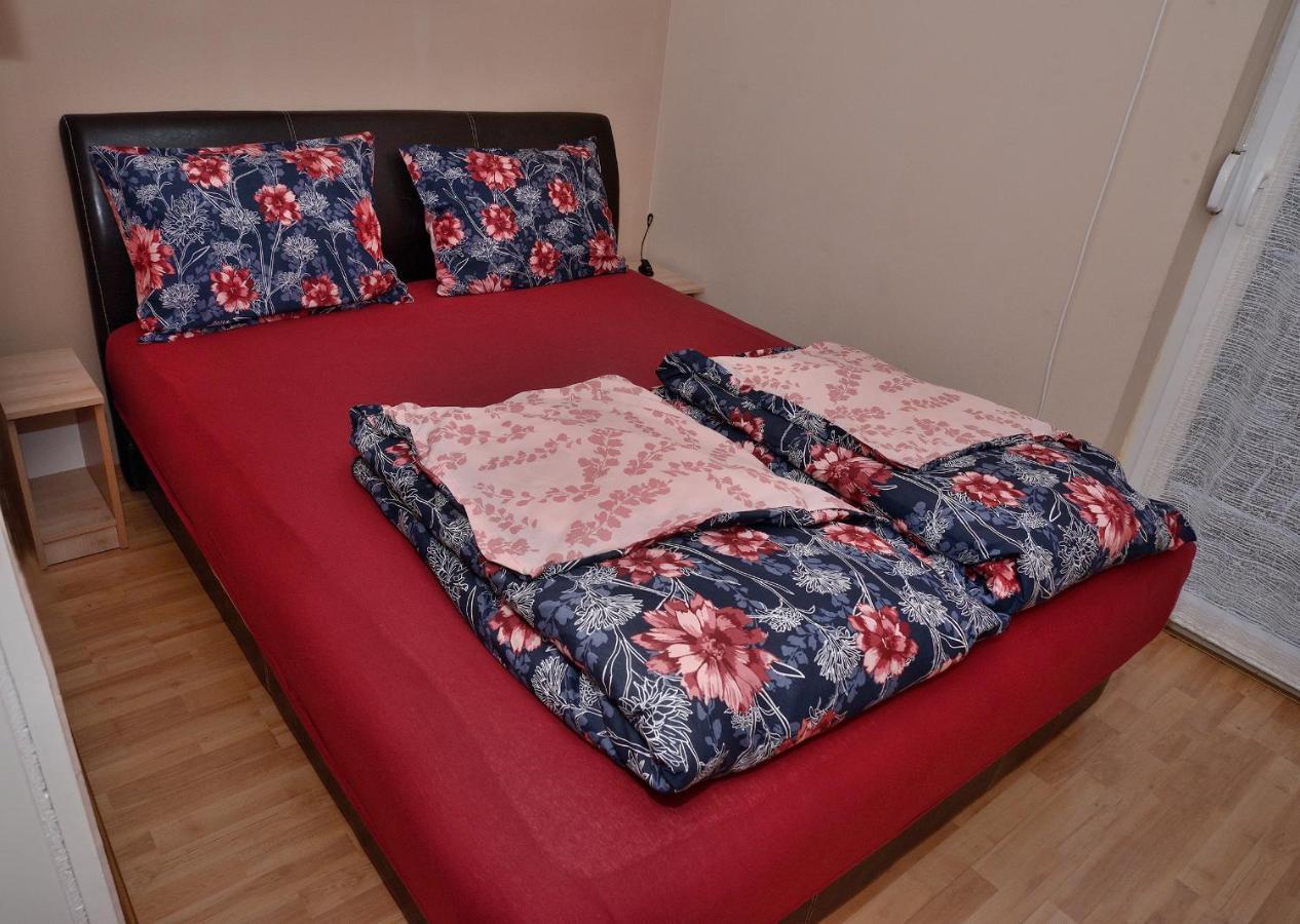 Apartman Ana Becej Bagian luar foto